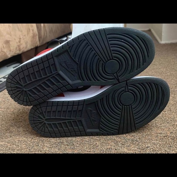 Jordan 1 Mid Black Toe - Picture 5 of 7